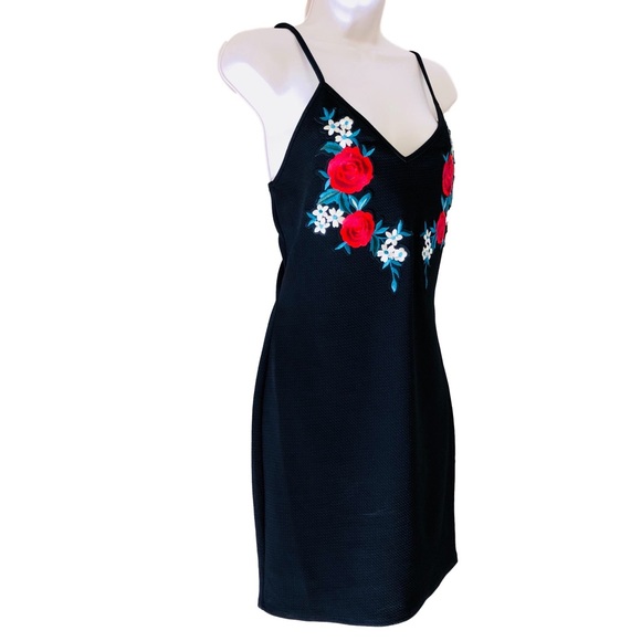 BRANDY BLU Black Embroidered Rose Dress Large - Picture 2 of 4